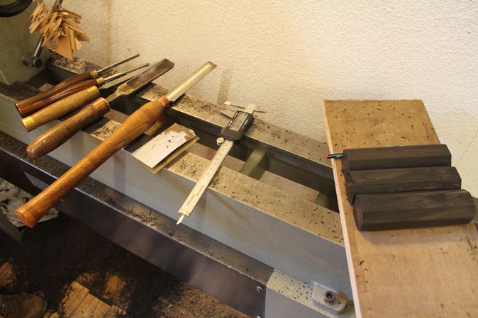 Arbeitsplatz im ersten Stock, �ber dem Bankraum: Die Drechselbank