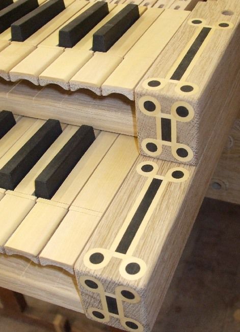 Klaviaturbacken mit Einlegearbeit